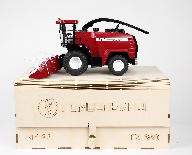 Модель кормоуборочного комбайна FS650 (FS8060)